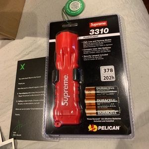 Supreme pelican flashlight